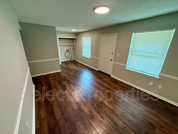 3rd image of 2015 Stonemill Dr #1