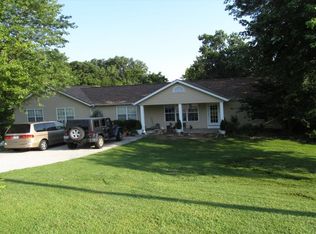 3131 Upper Bottom Rd, Saint Charles, MO 63303