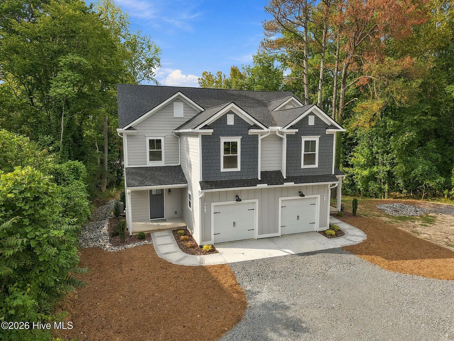 3 bed, 2.5 bath, 1886 sqft, $1,750 — Photo 1