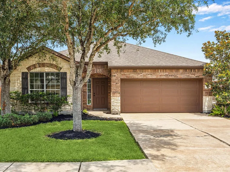 3105 W Trail Dr — Photo 1