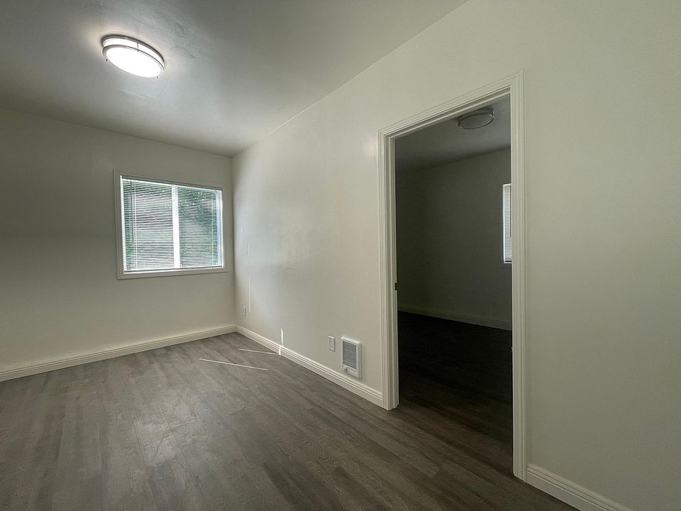 1st image of 1005 Hemlock Ave