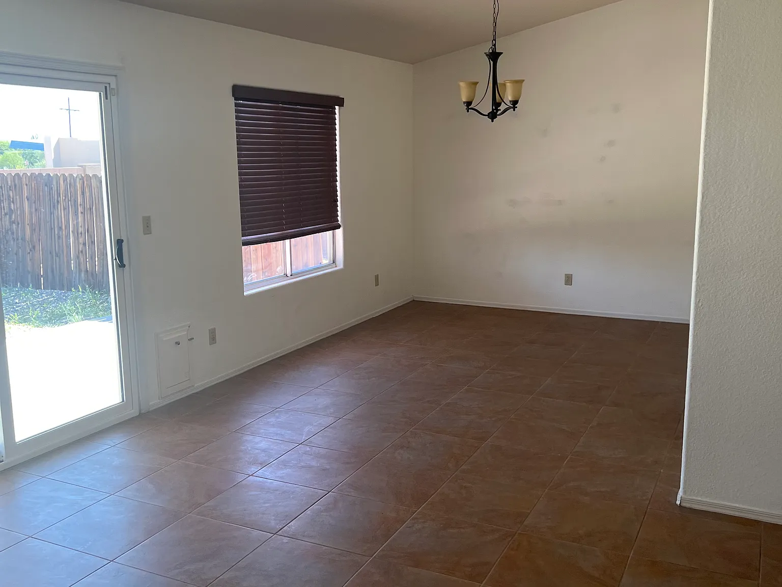 4 bed, 2156 sqft, $2,400 — Photo 1