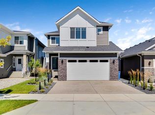 46 S Highwood Dr, Okotoks, AB T1S5S4