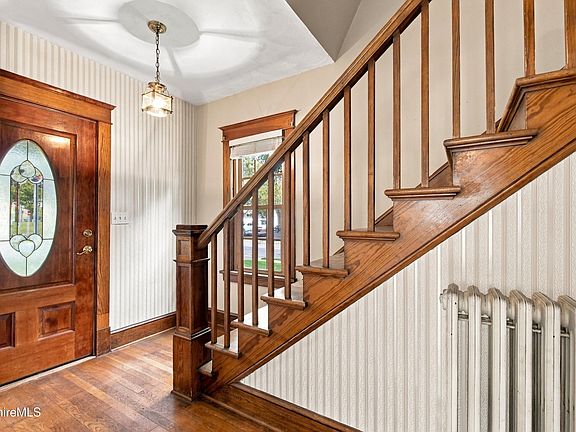 5th image of 232 Dalton Ave