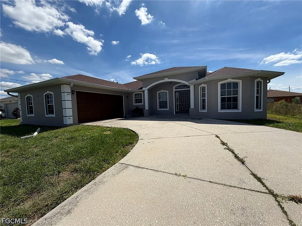 3 bed, 2.0 bath, 1705 sqft, $1,700 — Photo 1