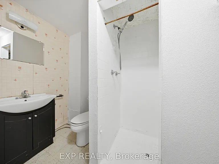2637 Altadena Ct — Photo 35