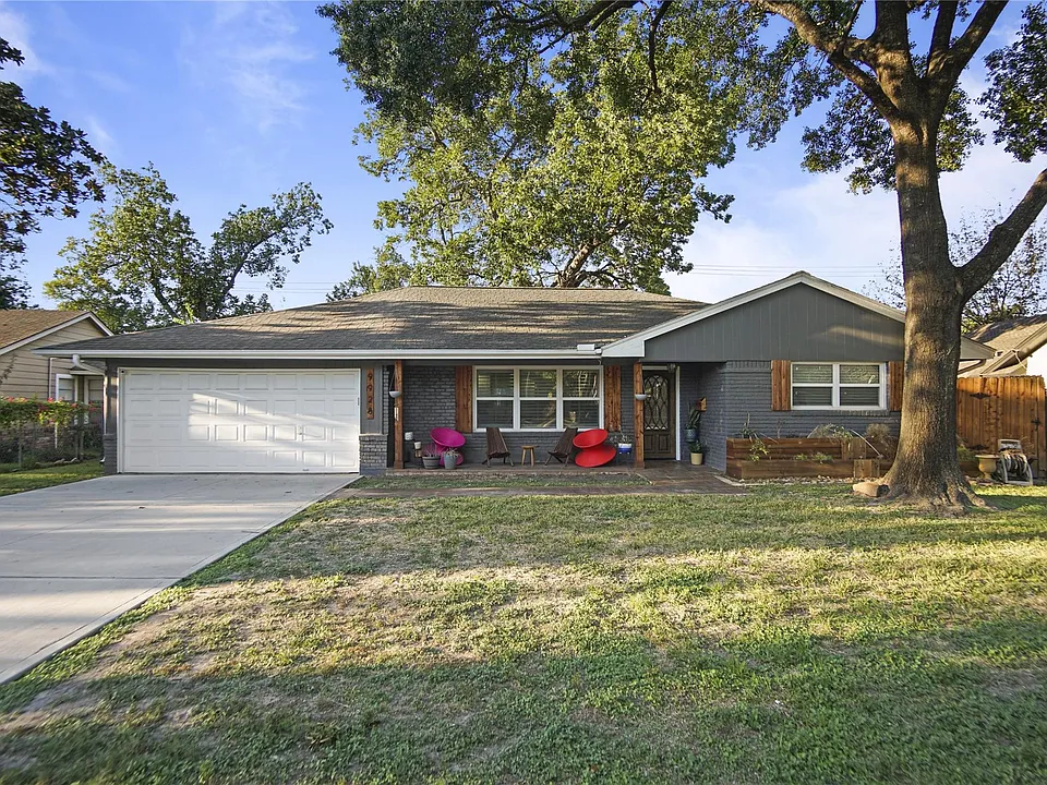 9928 Westview Dr