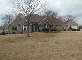 685 White Bluff Dr, Fayetteville, AR 72701