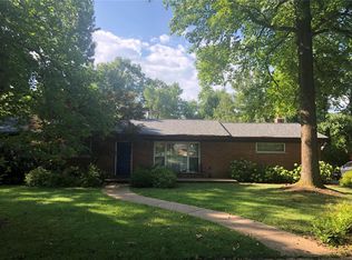 700 Candlelight Ln, Saint Louis, MO 63132