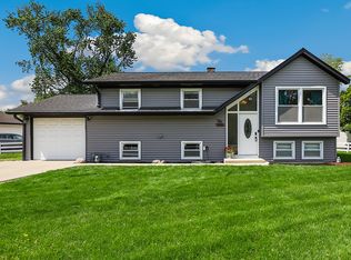 601 Ogden Rd, New Lenox, IL 60451