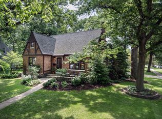 8643 Rockefeller Ave, Brookfield, IL 60513