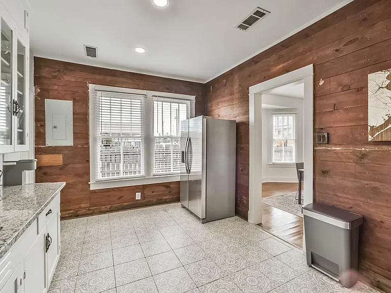 4518 Bernardo De Galvez Ave — Photo 15