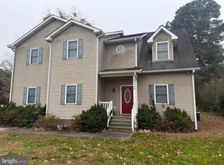 16100 General Puller Hwy, Deltaville, VA 23043