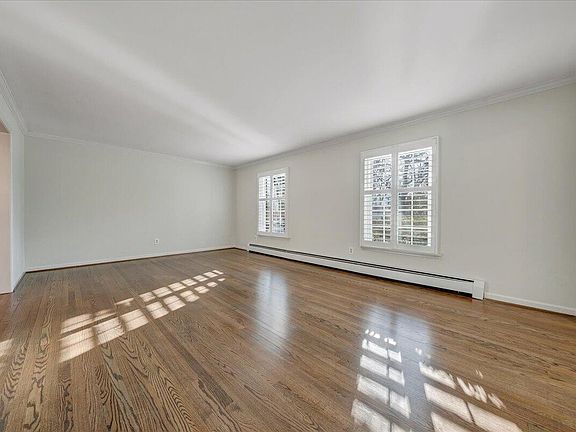 5th image of 2945 Woodthrush Dr