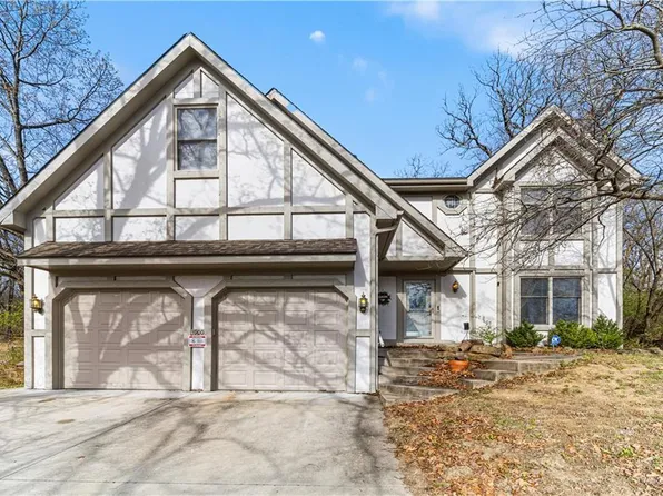 3900 Garland Ave, Leavenworth, KS 66048