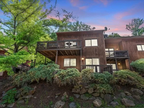 12 Stonehill Dr #1, Vernon Twp., NJ 07462