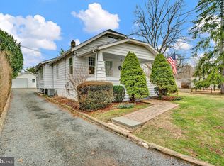 7 Diverty Rd, Pennington, NJ 08534