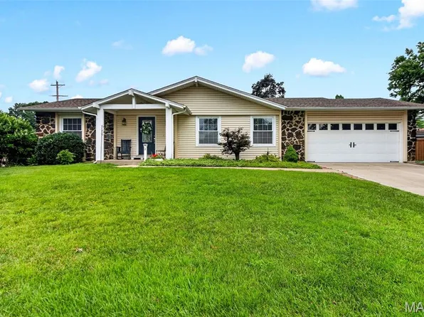2 Park Charles Blvd S, Saint Peters, MO 63376