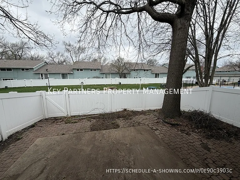 6524 W 51st St — Photo 10