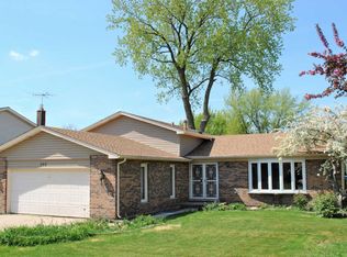 582 Mistic Harbour Ln, Schaumburg, IL 60193