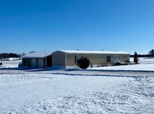 6884 Settlement Rd, Gillett, WI 54124