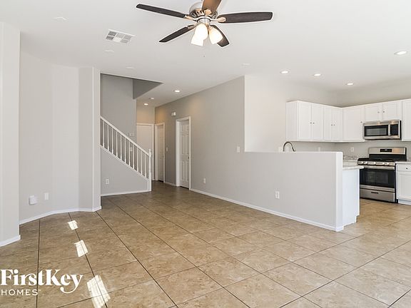 4th image of 4942 Gingerlyn St