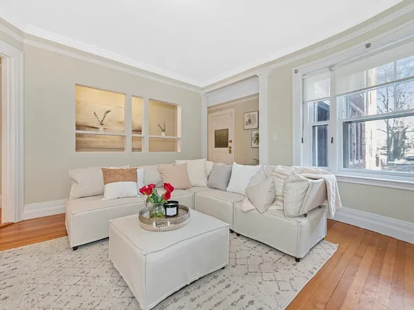 37 Lee St APT 3, Cambridge, MA 02139