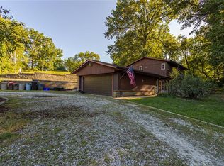 2218 Park Hill Dr, Highland, IL
