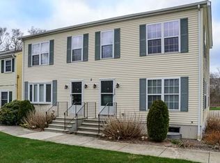 2 George St APT E, Plainville, MA 02762