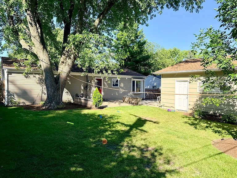 419 Singapore Ln — Photo 6