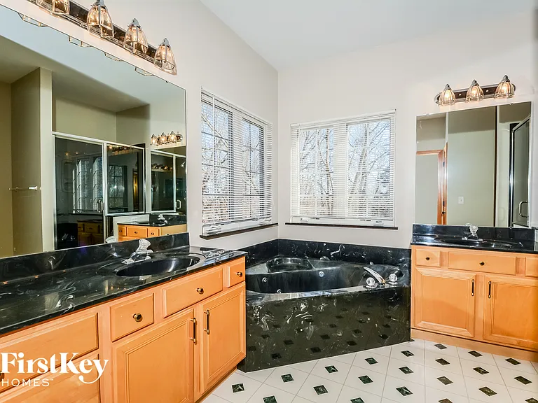 12 Fox Bluff Ct — Photo 5