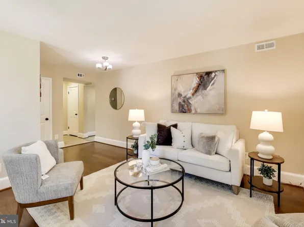 2725 Ordway St NW APT 2, Washington, DC 20008