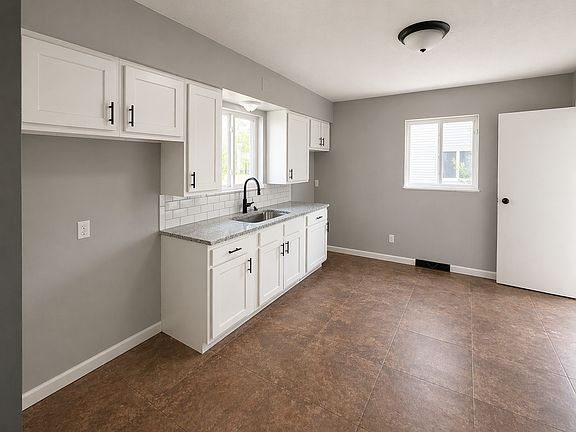 5th image of 2718 Fern Ave