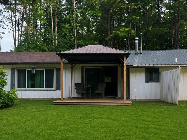 9704 Slattery Rd, Clifford, MI 48727