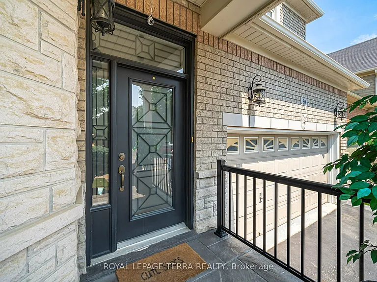 30 Eatonville St #UPPER — Photo 6