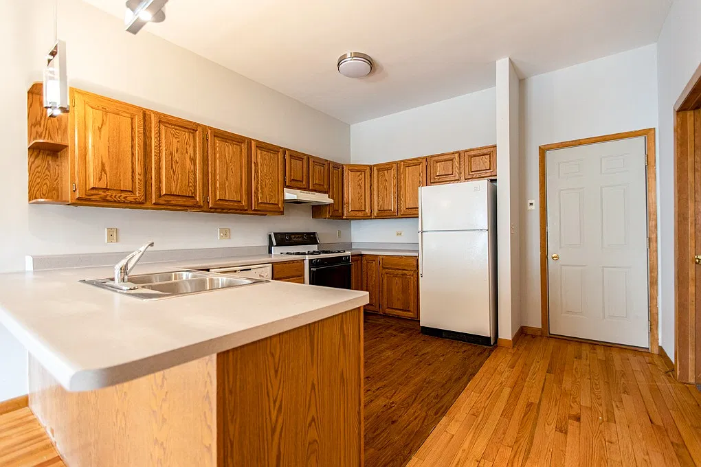 1221 W. Melrose St. — Photo 3