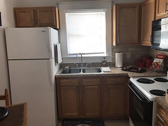4th image of 2357 Myra St APT B
