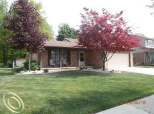 15870 Kristin Ln, Riverview, MI 48193