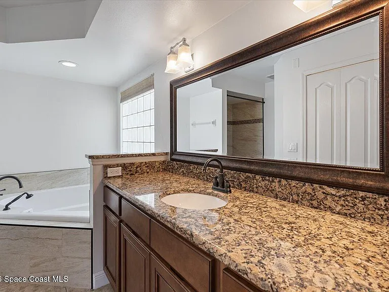 816 Hunters Creek Dr — Photo 19