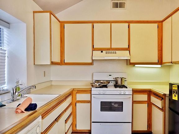 4th image of 2627 S Quarry Ln Unit D