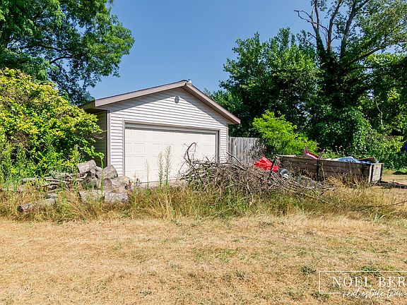 5th image of 4147 S Brooks Rd