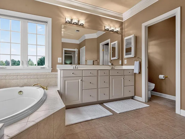 401 Hilton Head Ct — Photo 40