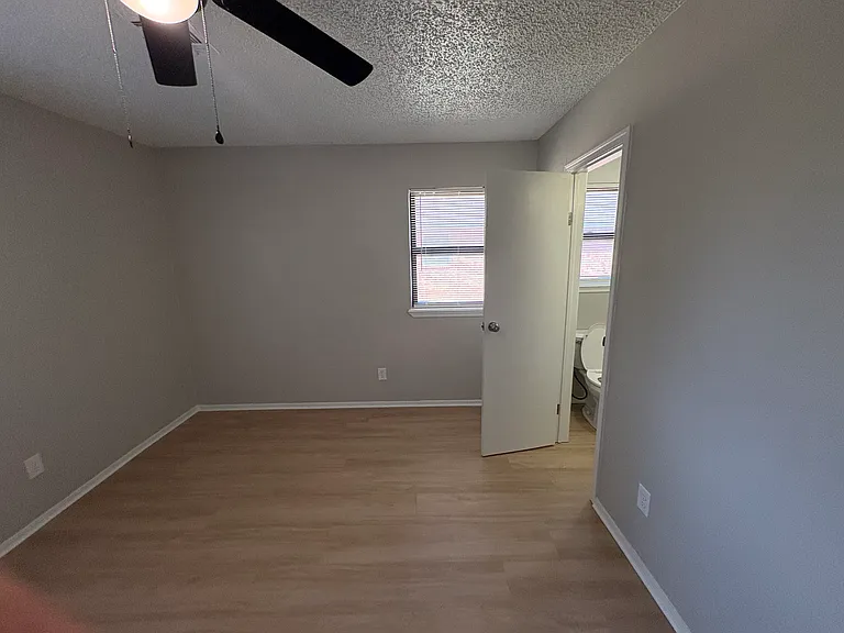 311 NW 24th St — Photo 10