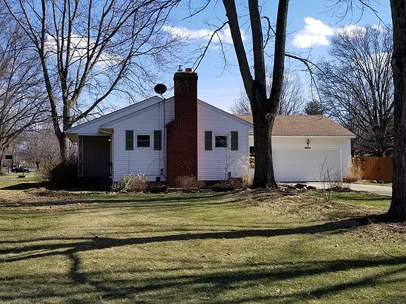 2nd image of 9964 Rosemere St