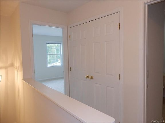 5th image of 307 Alexandra Ct