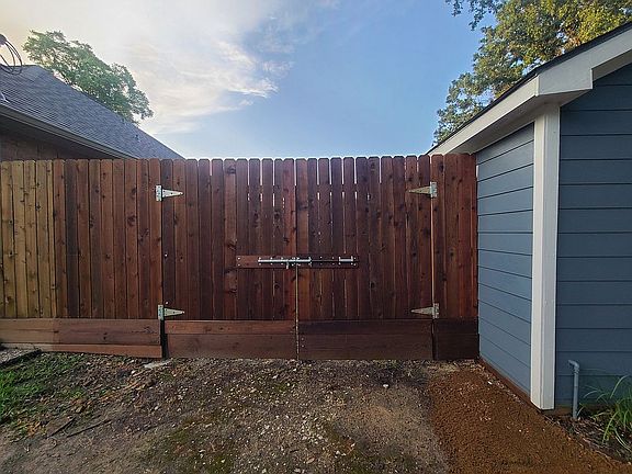 3rd image of 213 W 2nd St