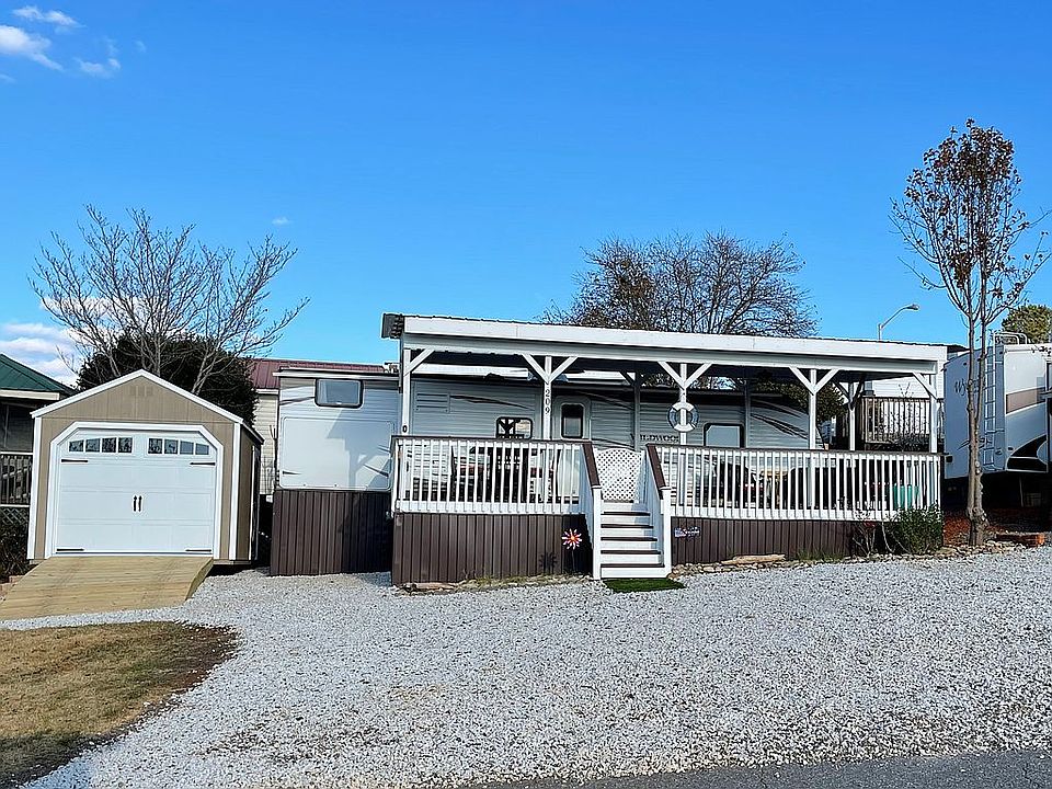 1st image of 209 Badin View Dr
