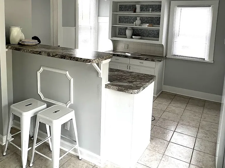 1324 N Columbus St — Photo 5