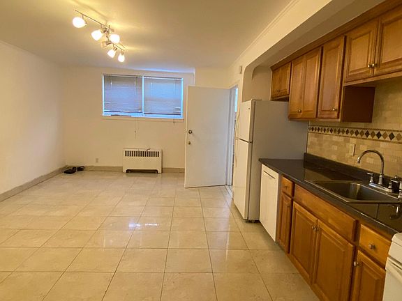 3rd image of 1321 Shore Pkwy #1F