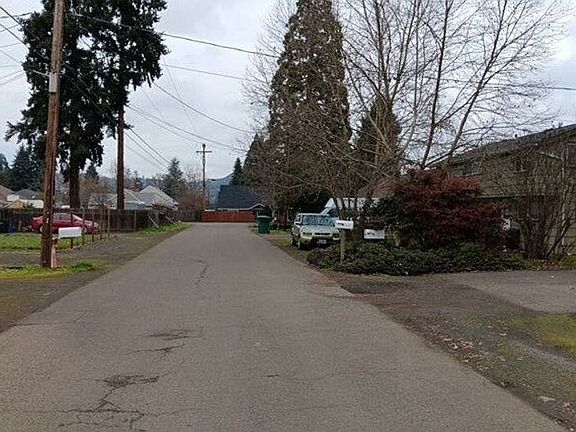 4th image of 1061 NW Keasey St